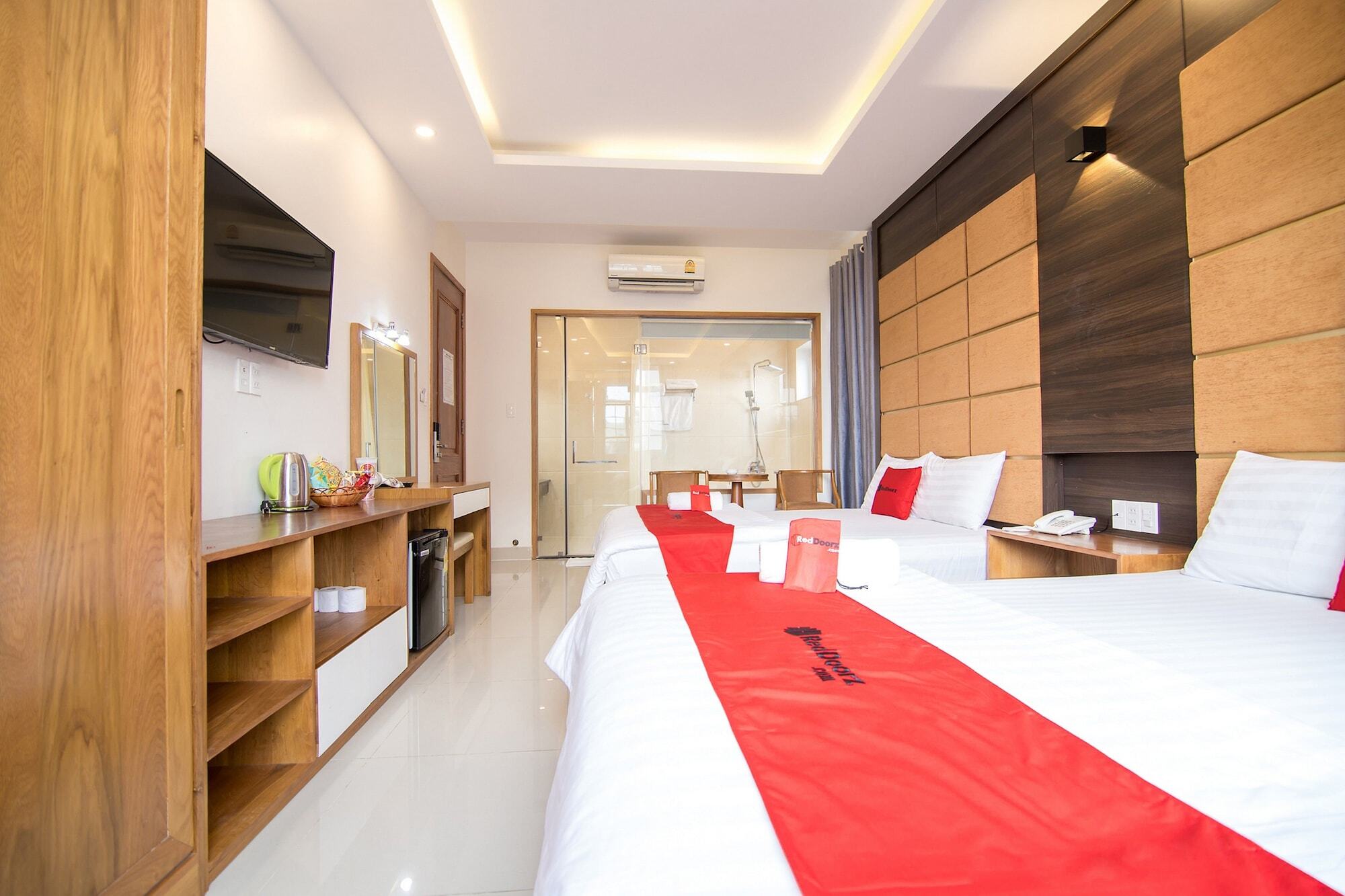 Reddoorz Plus Near Lotte Mart Cong Hoa ホーチミン市 エクステリア 写真