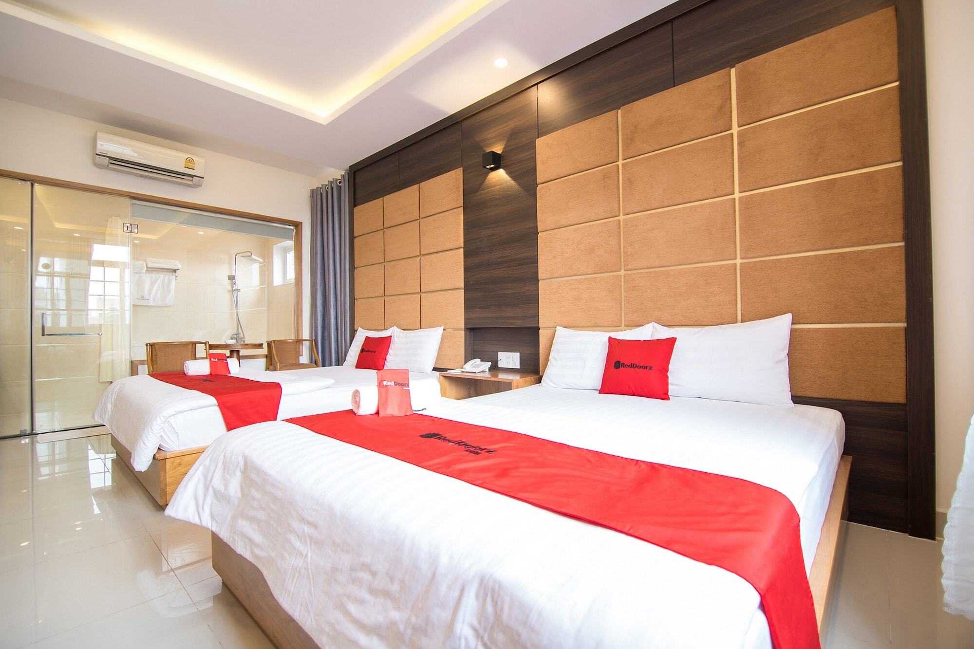 Reddoorz Plus Near Lotte Mart Cong Hoa ホーチミン市 エクステリア 写真